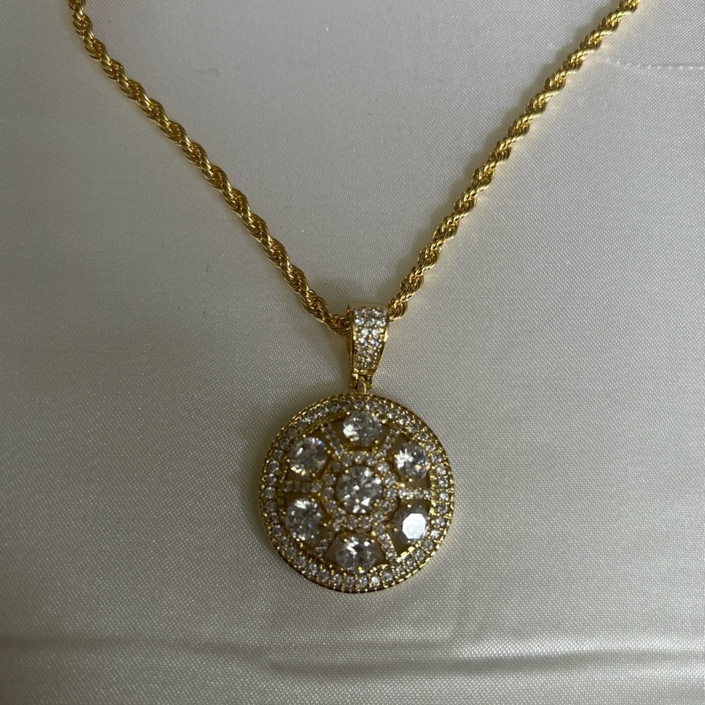 Elegant Gold Pendant Necklace stainless steel